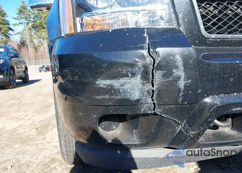 2010 Chevrolet Suburban 1500 Ls из США, поврежденный, VIN 1GNUKHE39AR250385